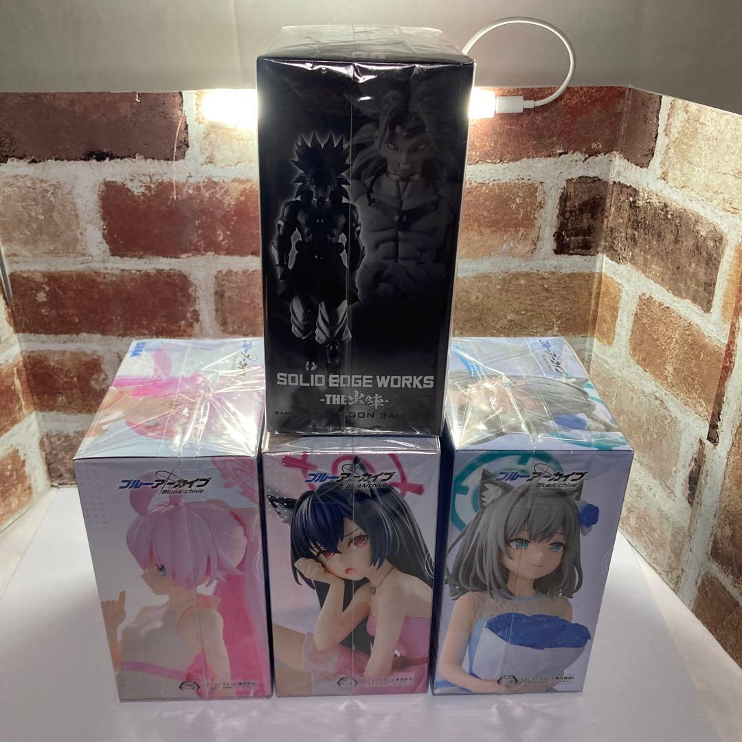 プライズフィギュア　8点セット　初音ミク・ライザ・ブルーアーカイブ等　匿名配送