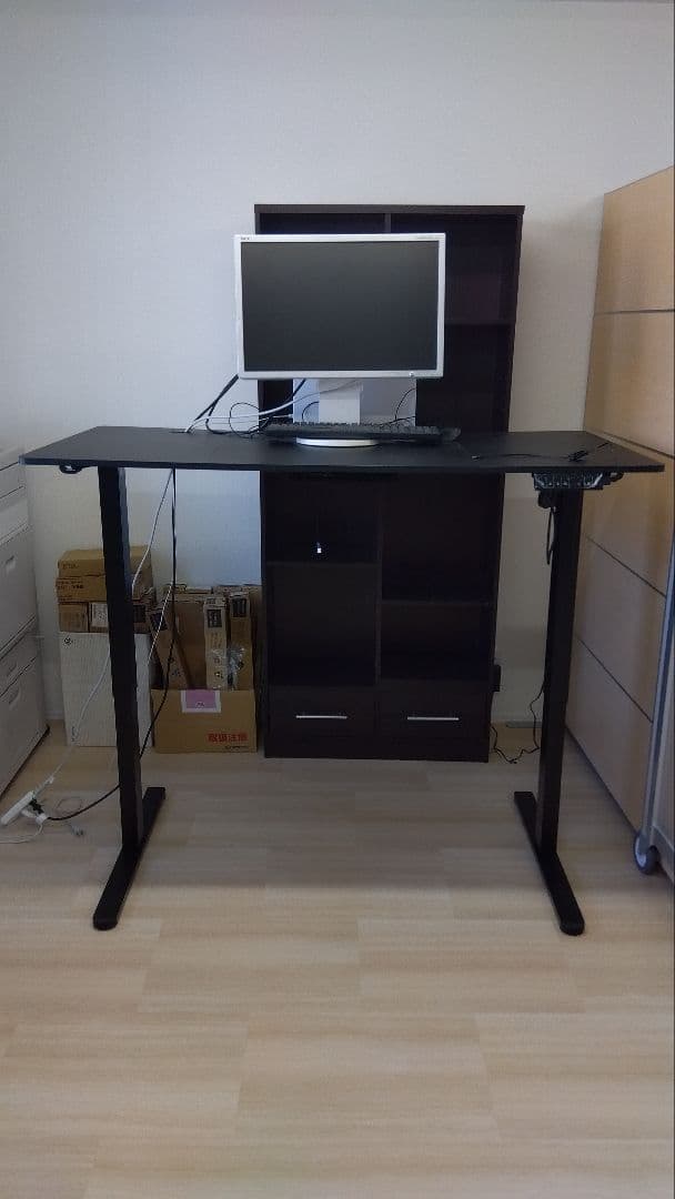 昇降可能デスク USBポート付き 幅140cm、奥行70cm　引取り希望