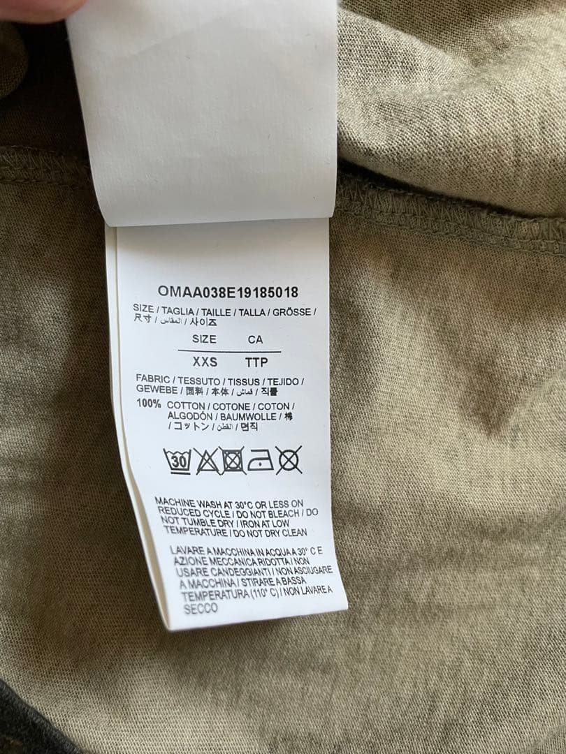 あ*様 off-white カモフラージュ Tシャツ 半袖