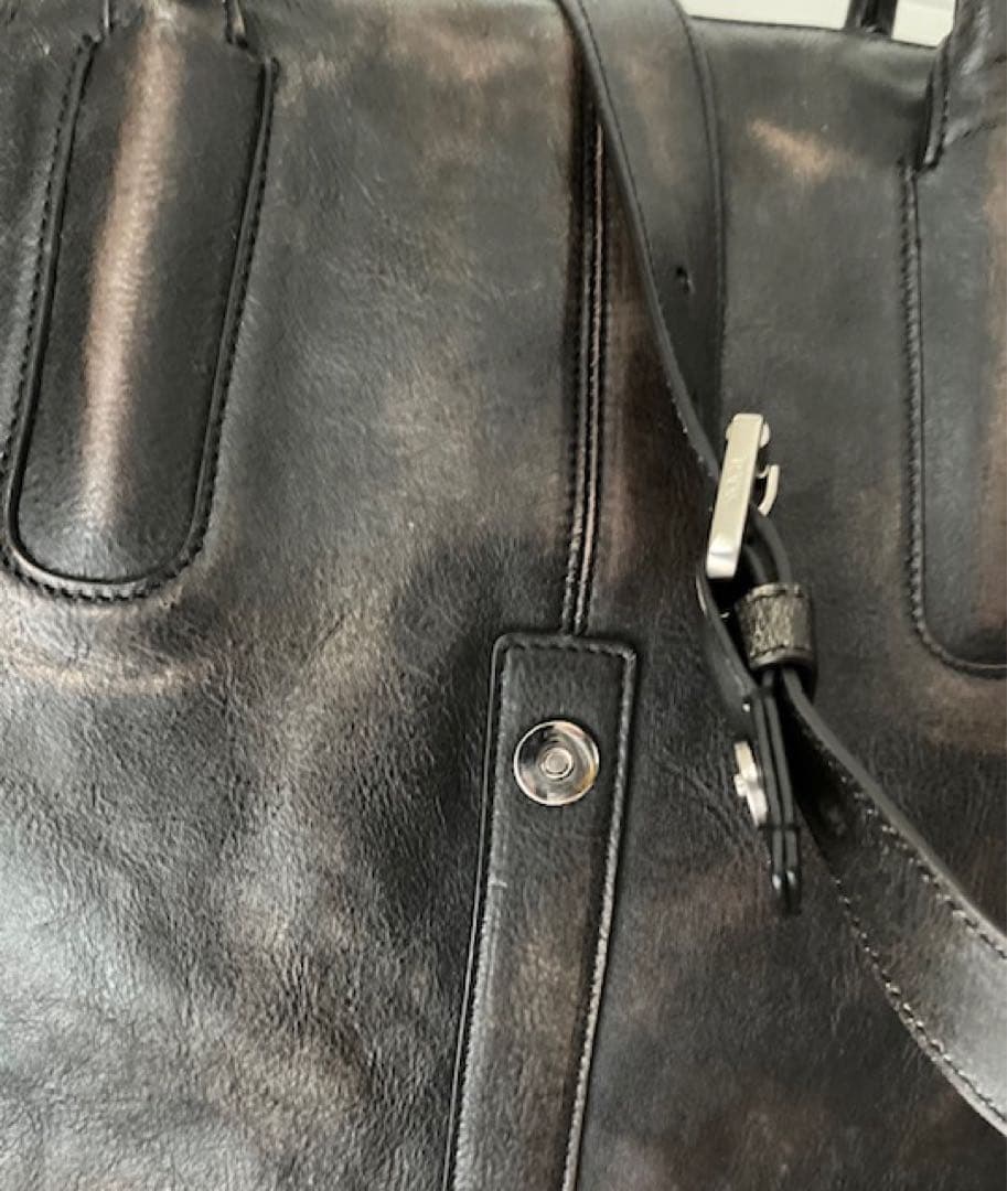 TOD'S （トッズ）バックル付き テクスチャードレザー メンズ バッグ　レア品