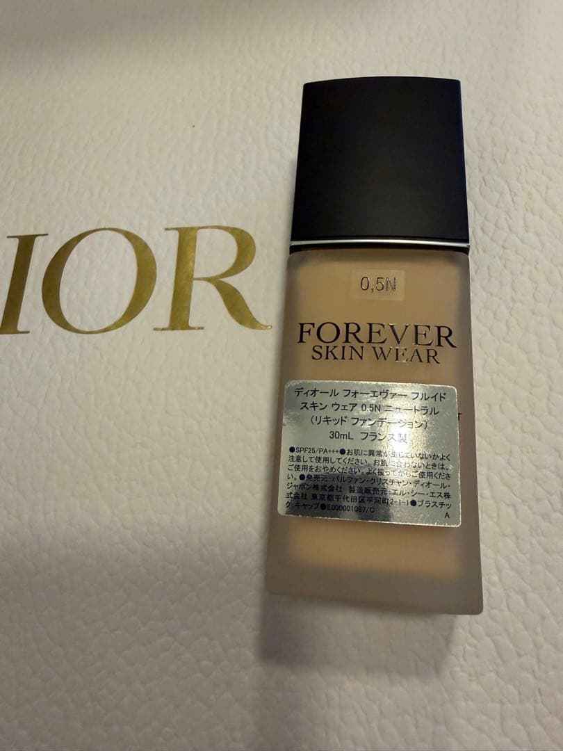 ファンデーション Dior Forever Skin Wear 0.5N 30ml