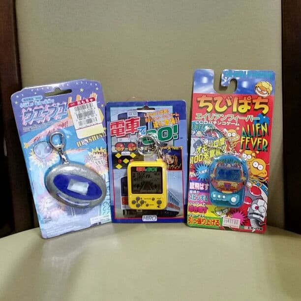 《美品》携帯 ゲーム お買得3つセット