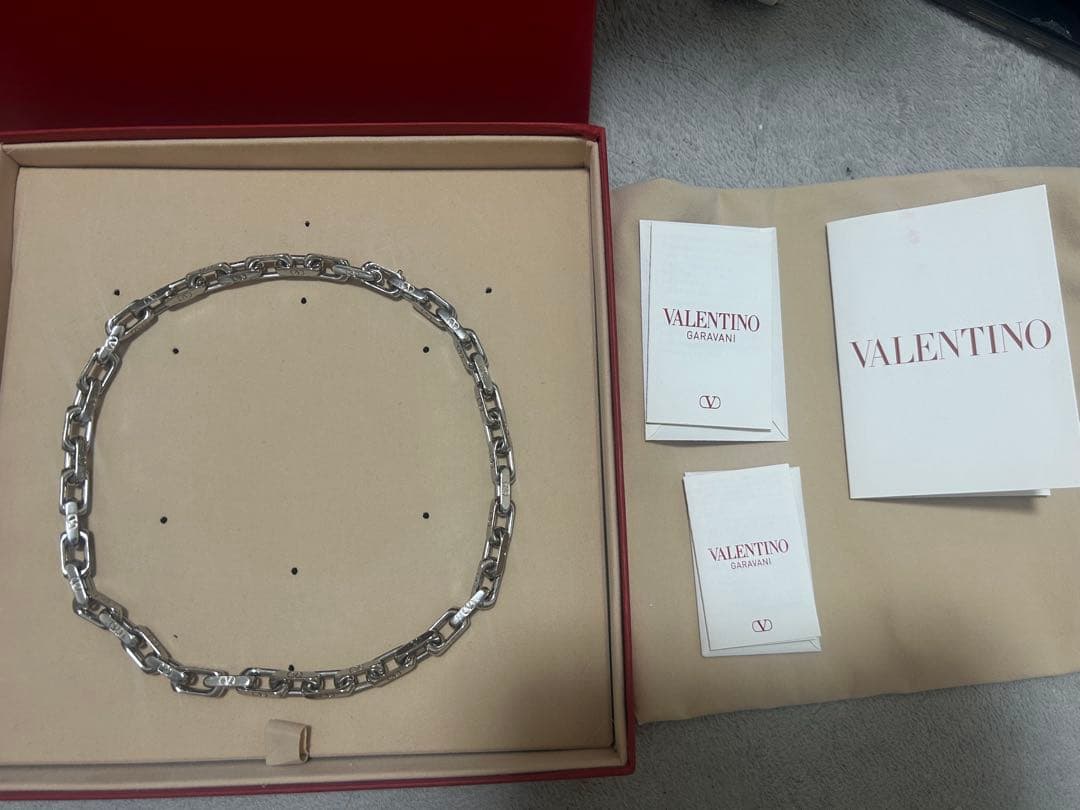 VALENTINO Vロゴ チェーン メタル ネックレス
