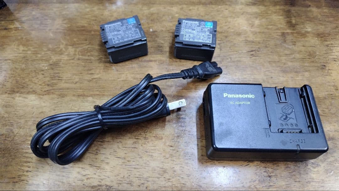 Panasonic hdc-tm350　ビデオカメラ 可動式液晶