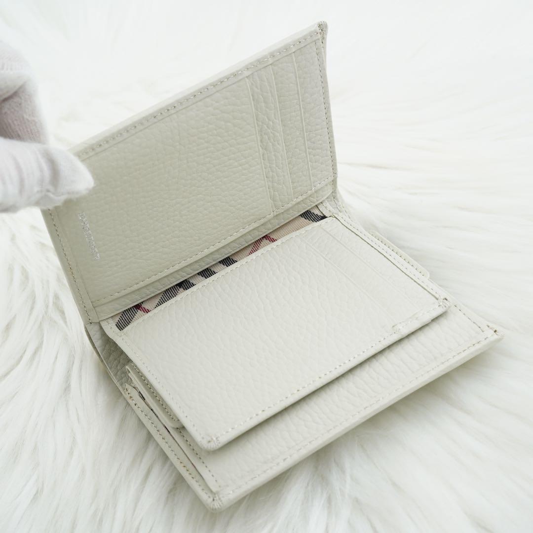 新品未使用品　箱付き　BURBERRY LONDON 折り財布　ノバチェック　白