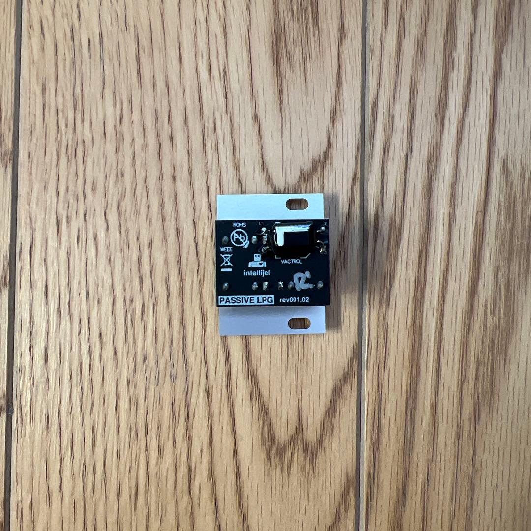 鍵盤楽器 Intellijel Designs Passive LPG 1U