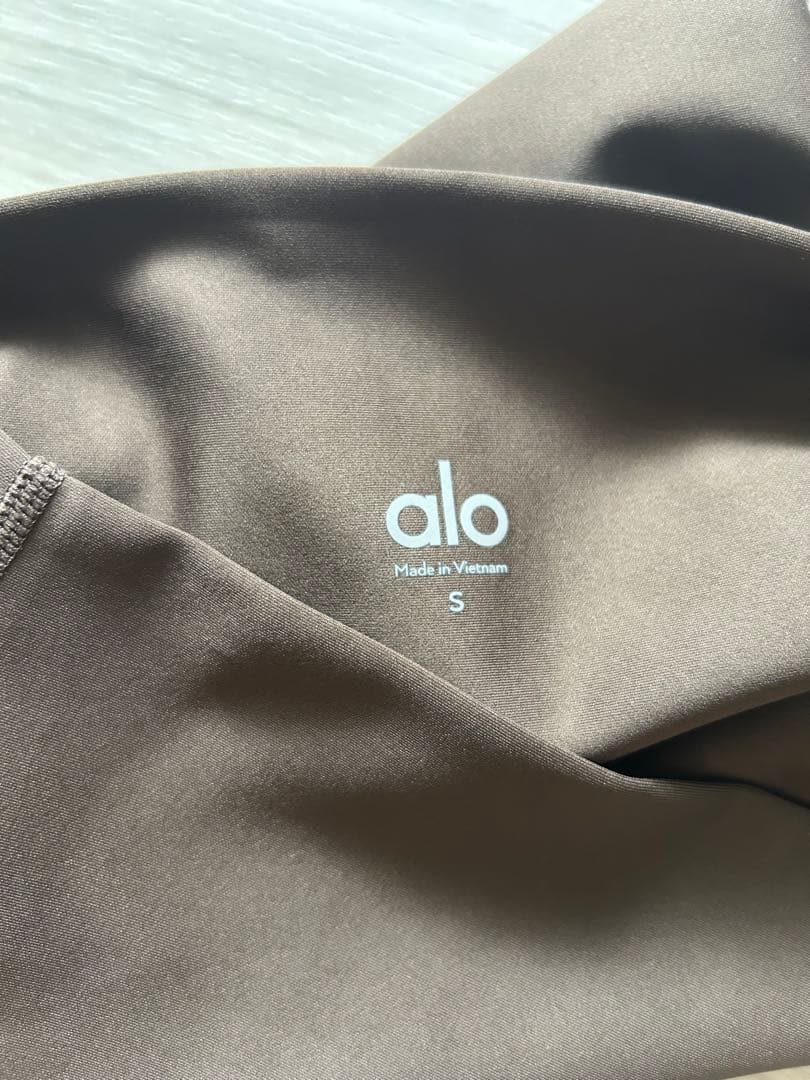 早い者勝ち！新品、未使用　aloエアリフトレギンス