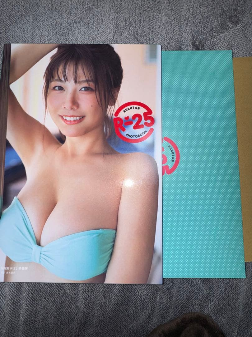 t*2様 るるたん 写真集 『 R-25 』 特装版 ( 写真付き )