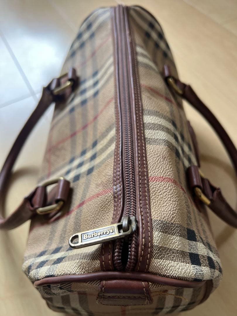 Burberry /ノバチェック ハンドバッグ イタリア製　レザー