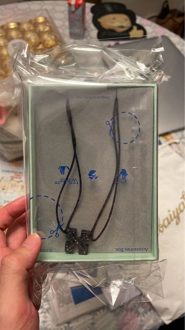 Off-White 黒いクロスモチーフネックレス