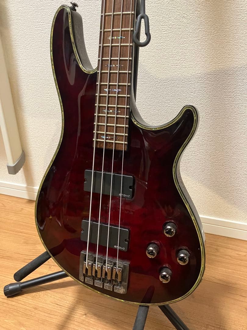SchecterHellraiserAD-C-4-HREMGアクティブPU搭載