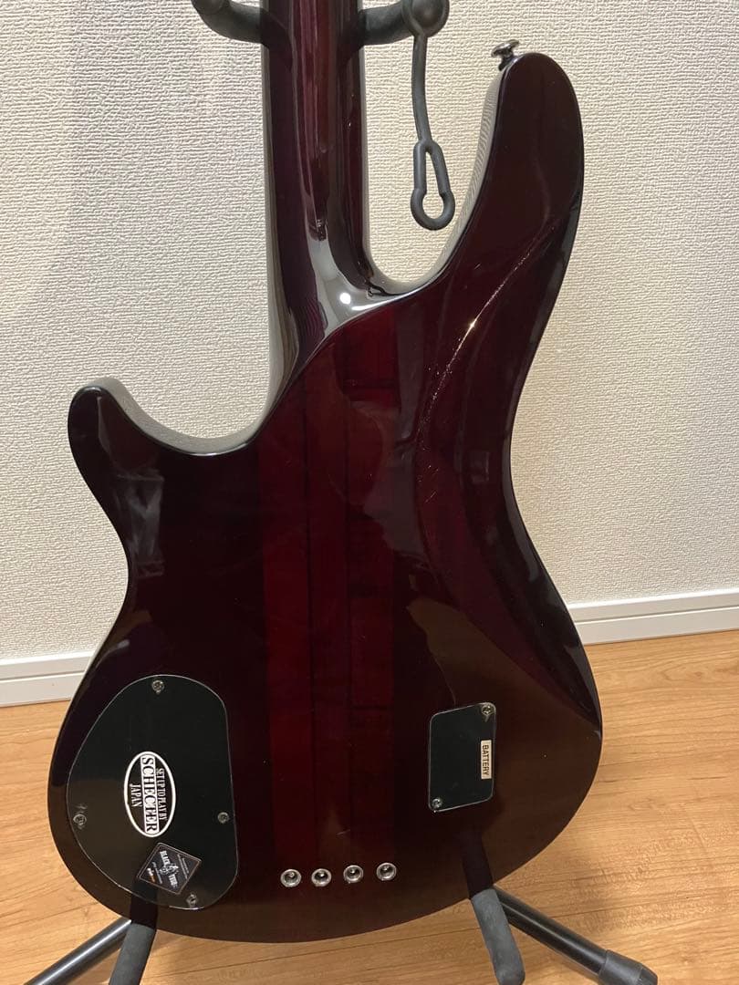 SchecterHellraiserAD-C-4-HREMGアクティブPU搭載