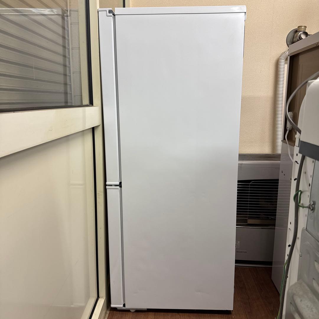 ニトリ　冷蔵庫 NTR-140WH 140L 2022年式　女性オーナー送料無料