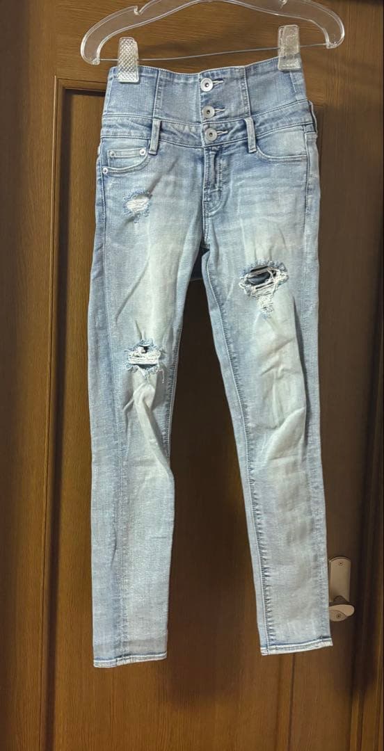 h*）様 ハイウエストバッククロスダメージスキニーデニムパンツ