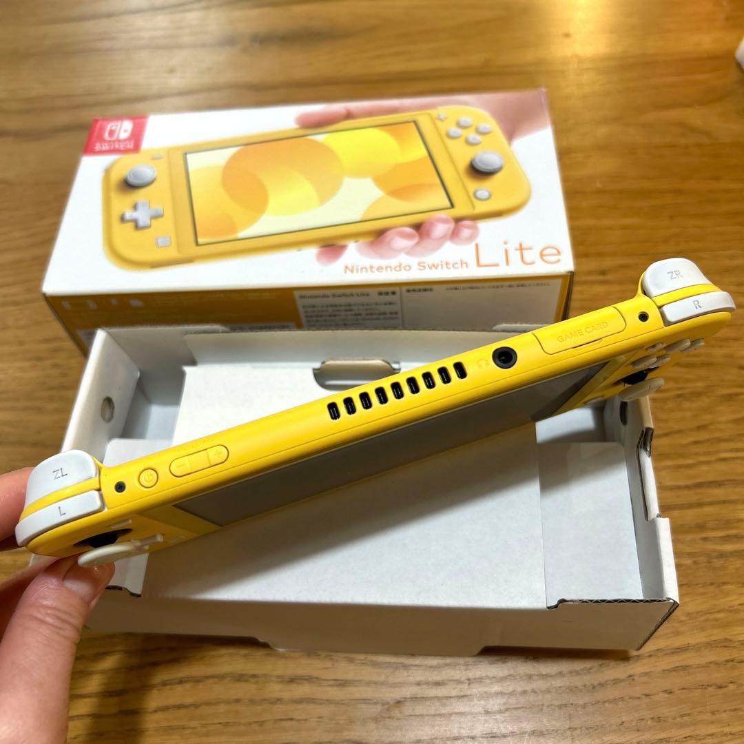 Nintendo Switch Lite イエロー 本体　ケース付き