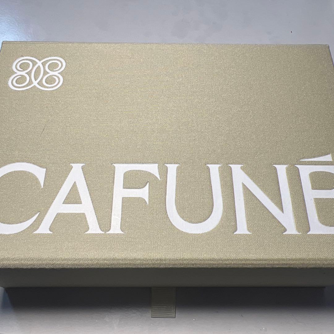CAFUNÉ ベージュ 二つ折り財布