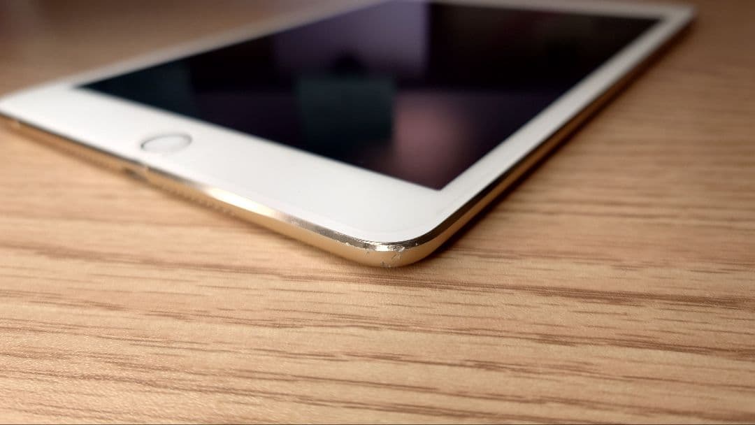 Apple iPad Mini 第4世代 Wi-Fi + Cellular