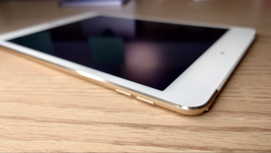 Apple iPad Mini 第4世代 Wi-Fi + Cellular