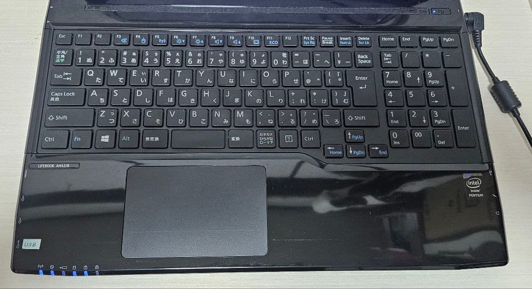 FUJITSU　LIFEBOOK AH42/R 　FMVA42RB