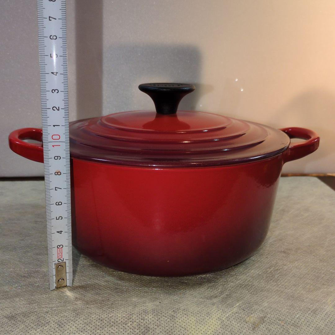ル・クルーゼ ココット・ロンド 18cm チェリーレッド 両手鍋 美品 箱なし