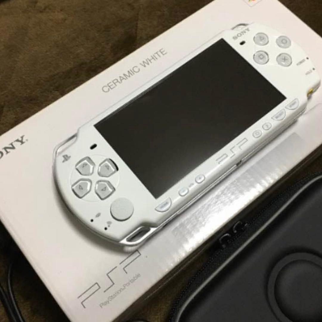 PSP2000 ホワイト⭐️本体⭐️