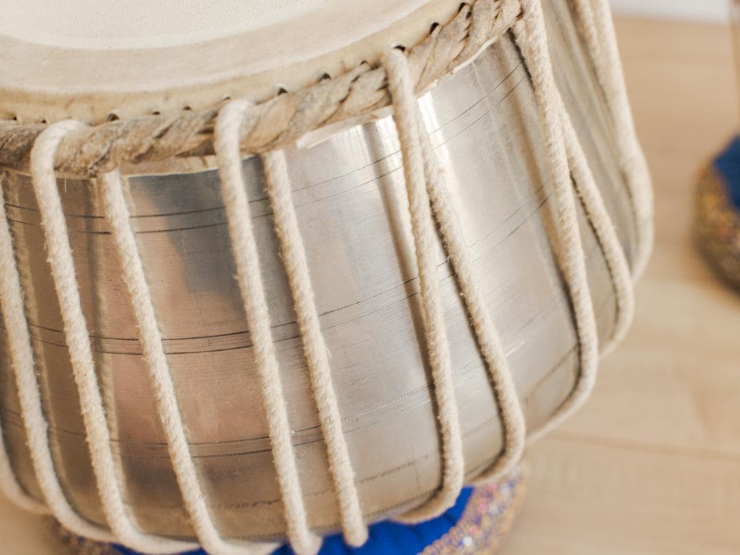 インド打楽器 タブラ&バヤンセット 台座付き