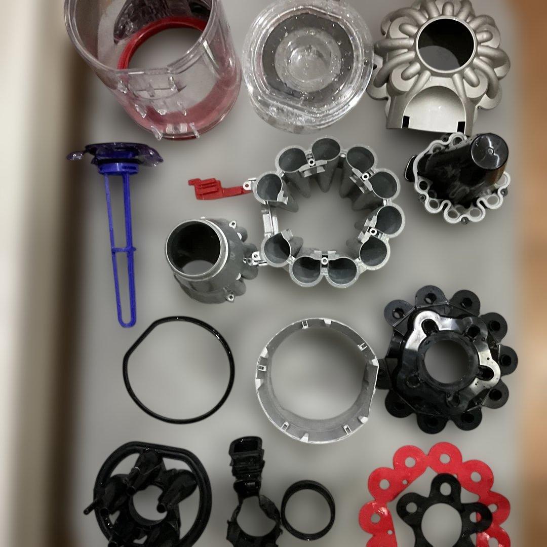 43 『分解洗浄済み』動作確認済　ダイソンDyson V8　SV10 sv25