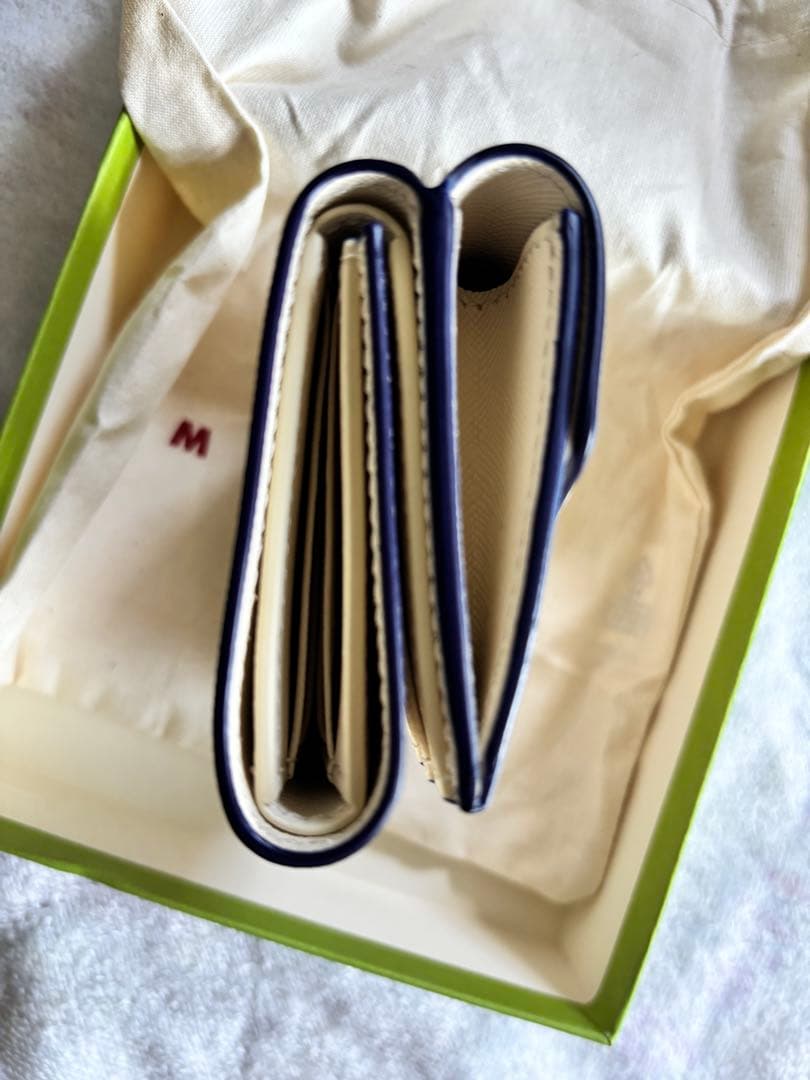 もふもふ　　　MARNI ホワイト 三つ折り財布