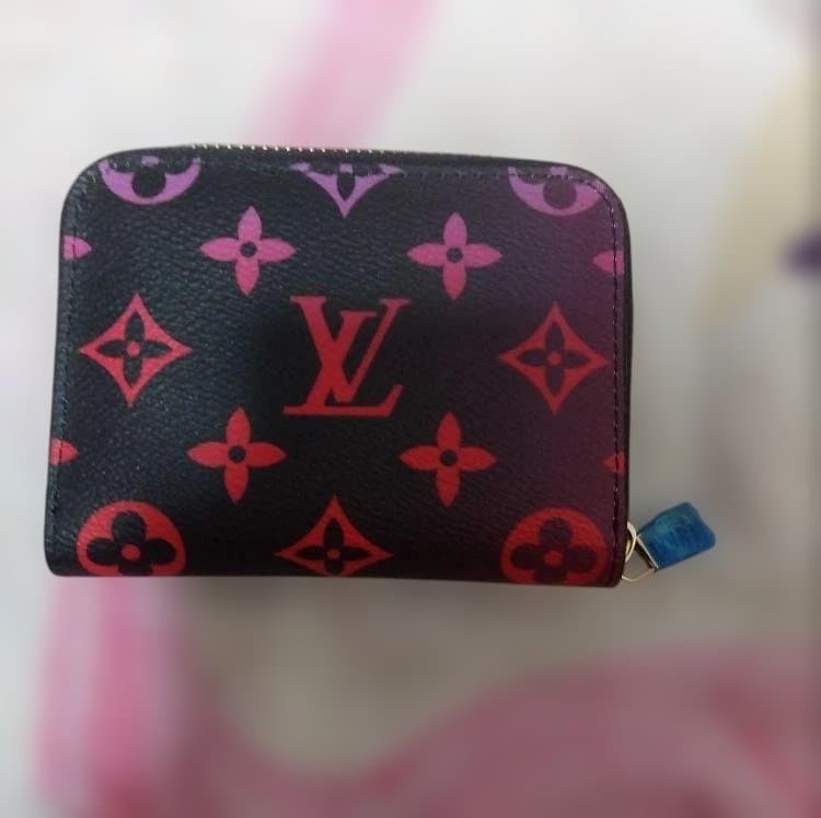 正規品です。Louis Vuitton 二つ折り財布 ブラック/レッド