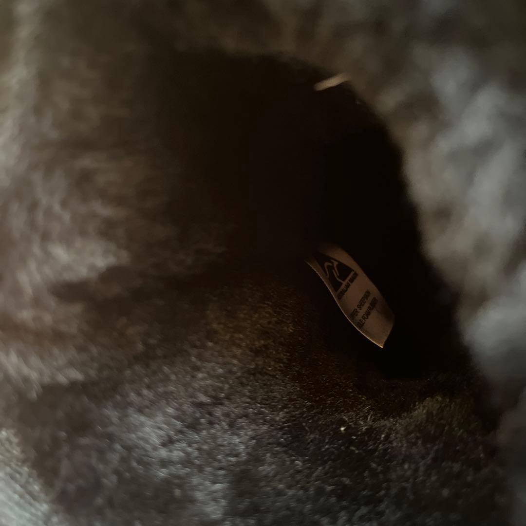 UGG ムートンブーツ　ブラック　金属タグ