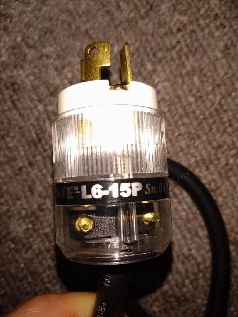 200V用シールド重鉄タップ　wattgate
