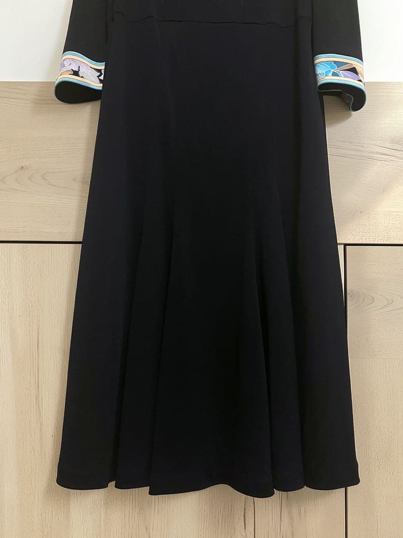 美品 レオナール カンカンワンピース フラワートリム 38 ウエストゴム 濃紺