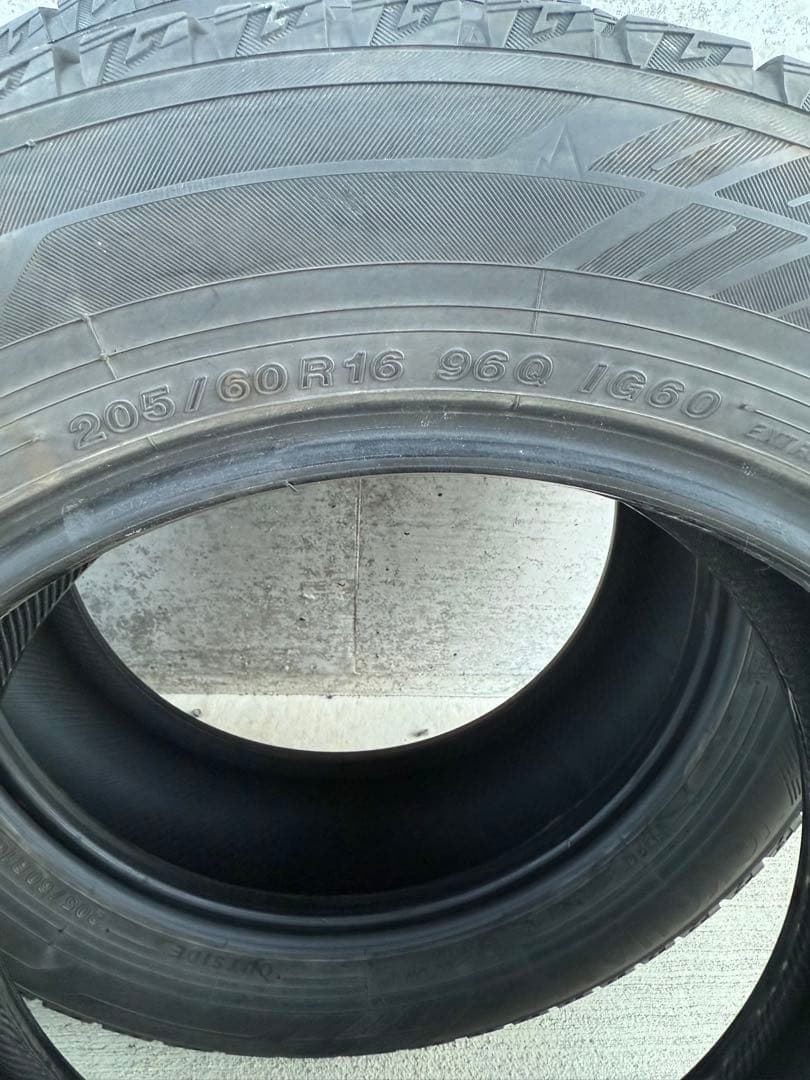 205/60r16スタッドレスタイヤ中古