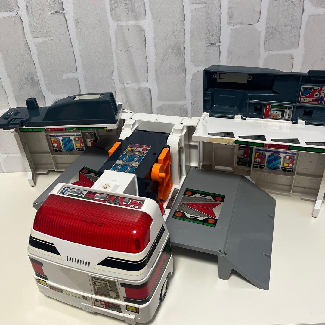 TOMY トミカ 未来緊急基地 アースコマンダー 現状品 簡単な動作確認済み