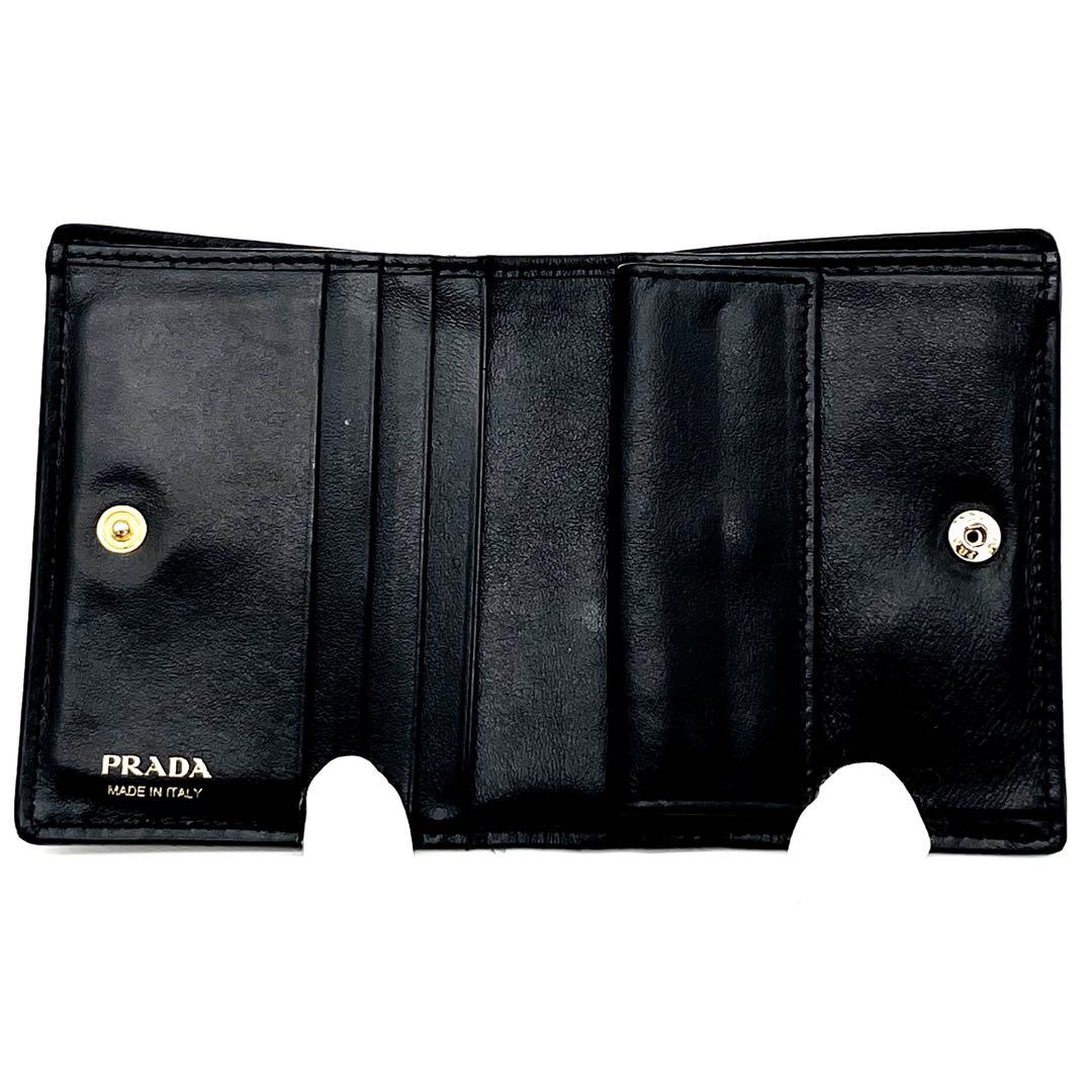 PRADA 二つ折り財布　サフィアーノレザー　ゴールド金具　ブラック