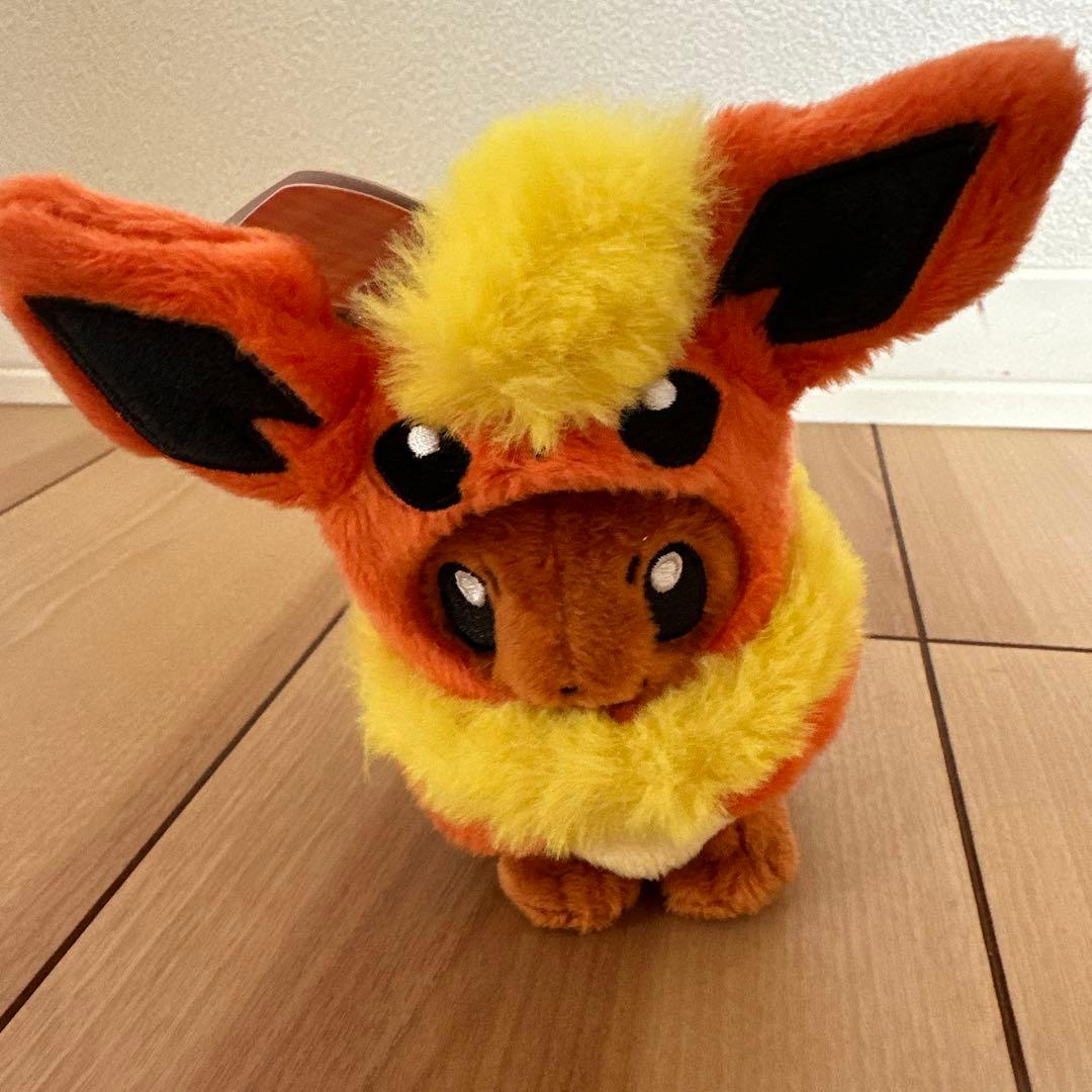 イーブイ　チェーン付きぬいぐるみ