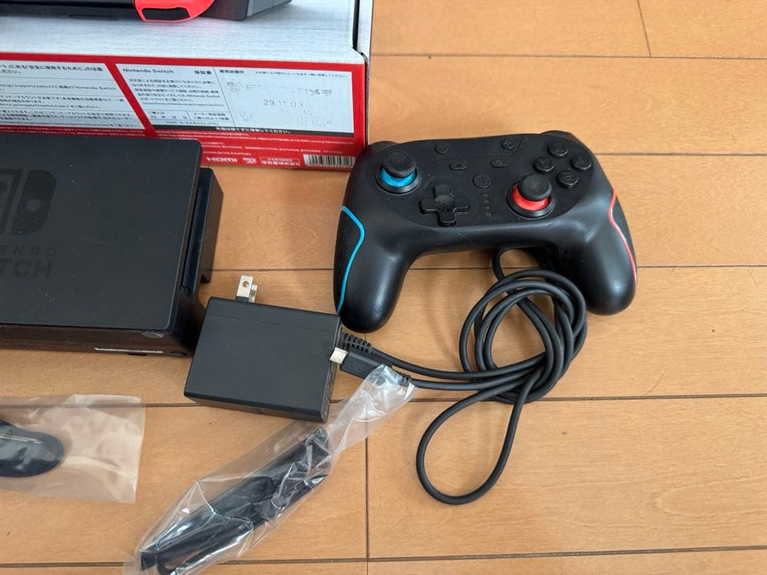 Nintendo Switch 本体 / Joy-Con グリップなし
