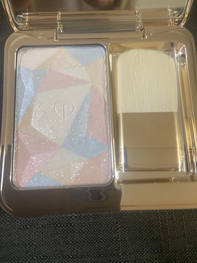 【新品未使用品】クレドポーボーテ・日焼け止めクリームSPF50+・PA+++
