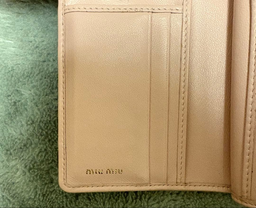 miumiu マテラッセ ナッパレザー 三つ折り財