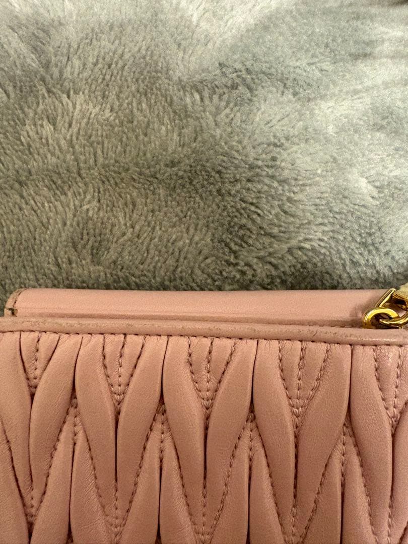 miumiu マテラッセ ナッパレザー 三つ折り財