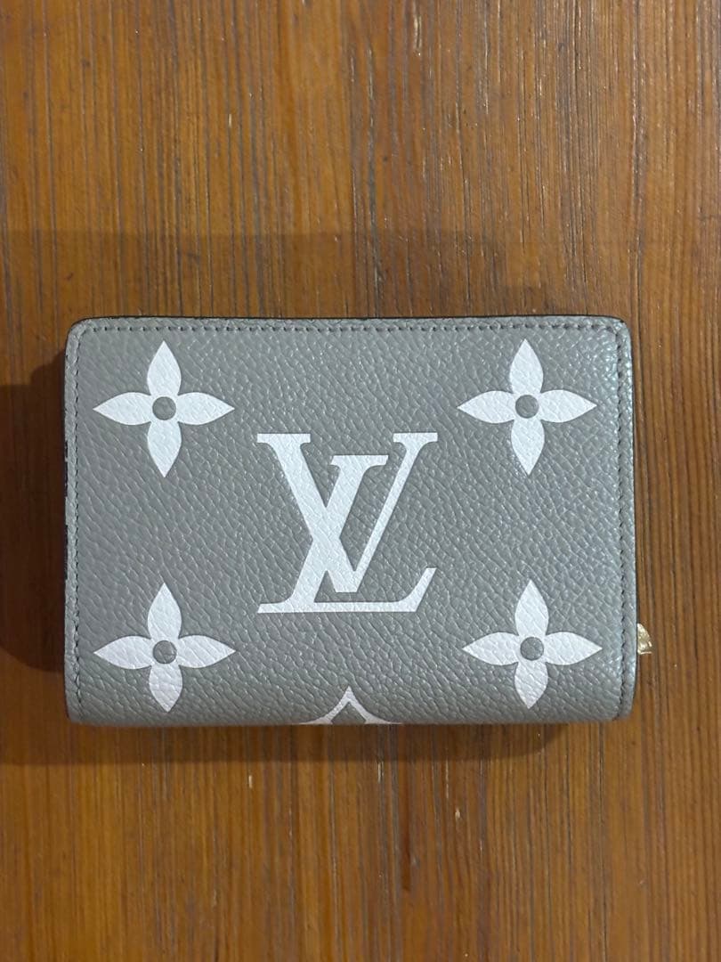 LOUIS VUITTON ポルトフォイユ　クレア