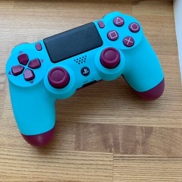 Ps4 ワイヤレスコントローラー　デュアルショック4 純正　【超美品】