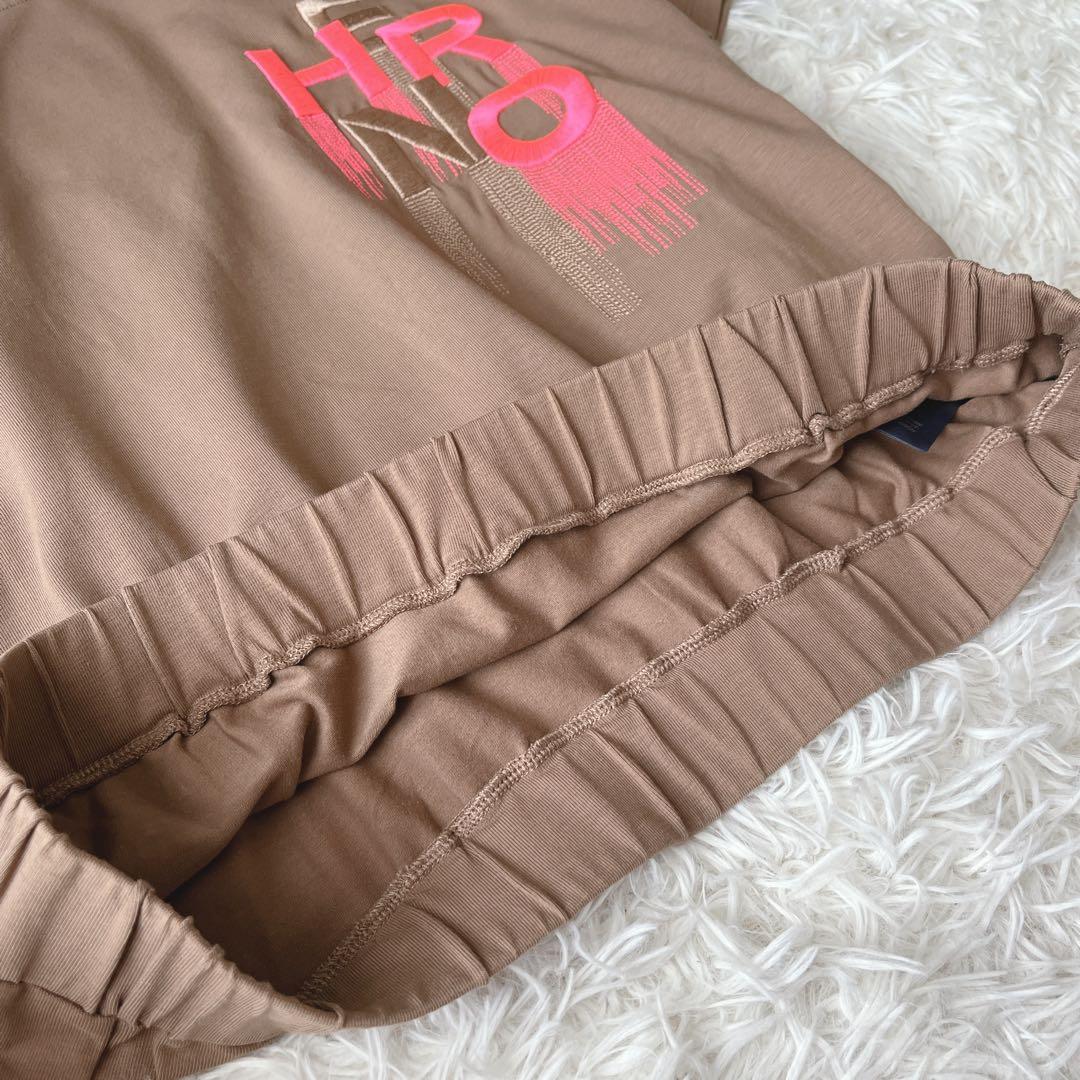 【新品タグ付き】Herno ブラウン ロゴグラフィックTシャツ 半袖　42サイズ