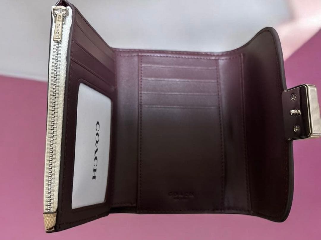 《新品》COACH 二つ折り財布ピンク/ベージュ新品