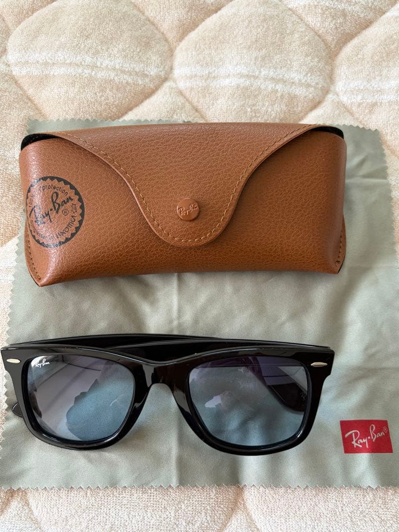 Ray-Ban Wayfarer サングラス グレー