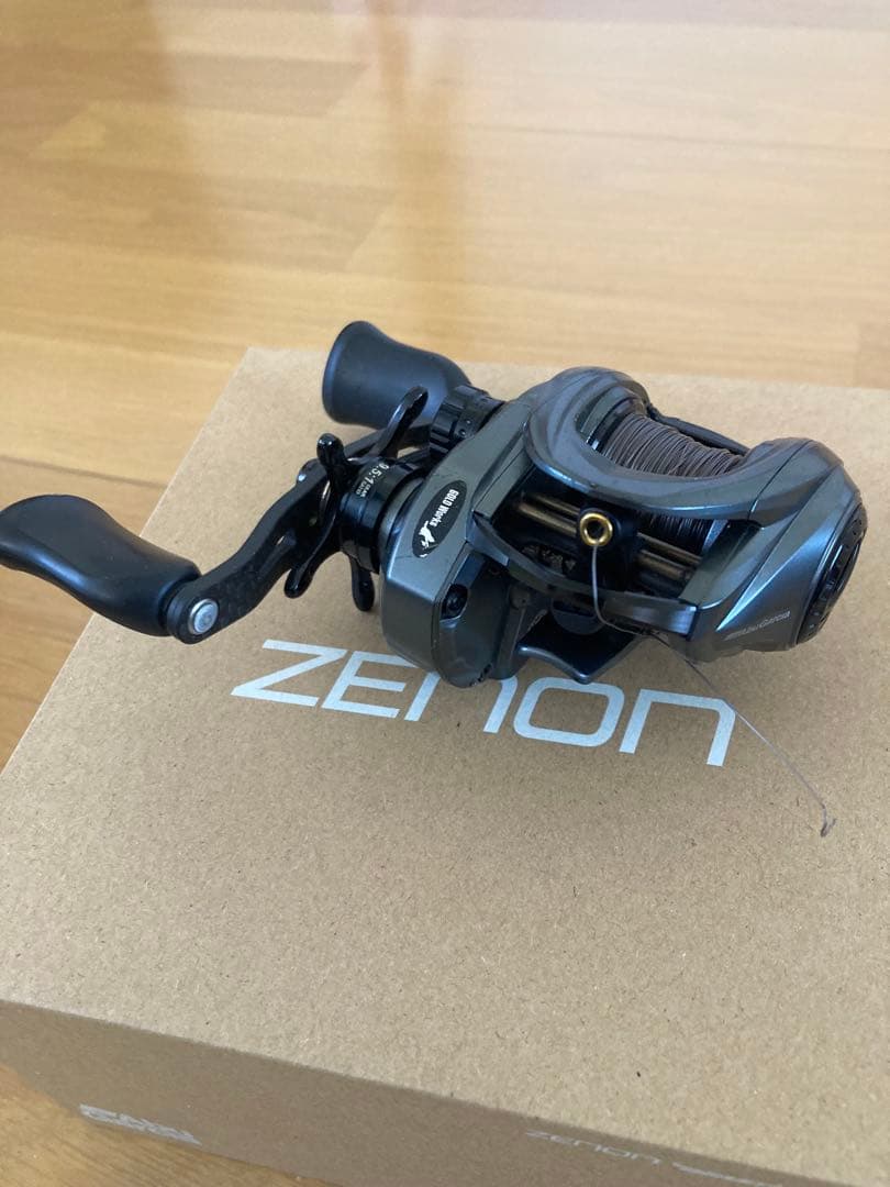 ZENON アブガルシア　ゼノン　ビースト9 フルベアリングカスタム　右