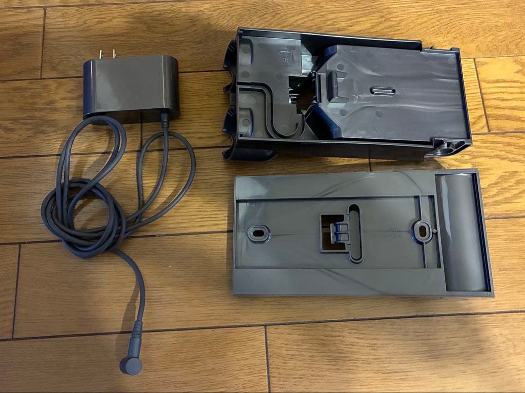 ダイソン　コードレス掃除機　SV18　⑥　2021年製　稼働時間：49分24秒