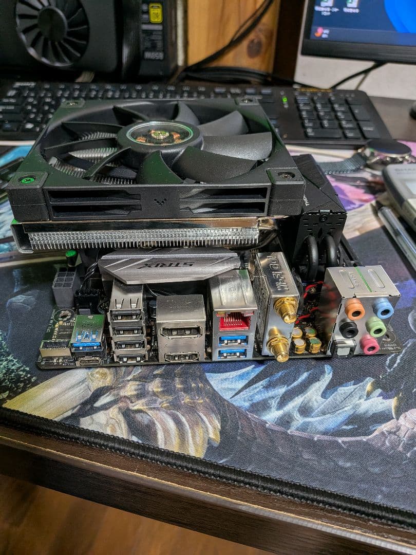 ROG Strix マザーボード ATX RGB対応