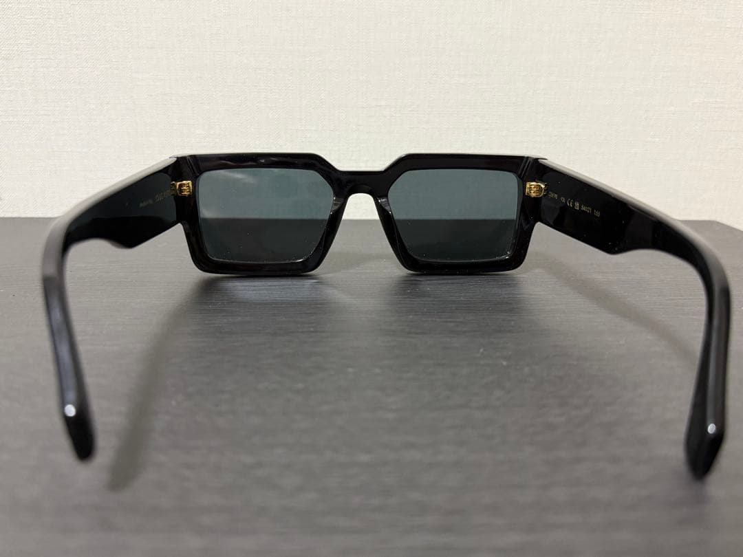 LOUIS VUITTON (ルイヴィトン) LVクラッシュ Z1579E