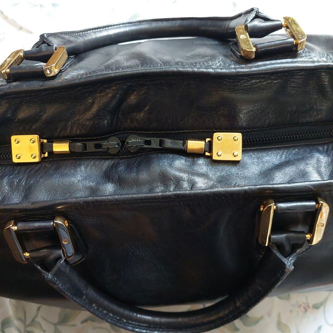 ロエベ 黒のレザーボストンバッグ